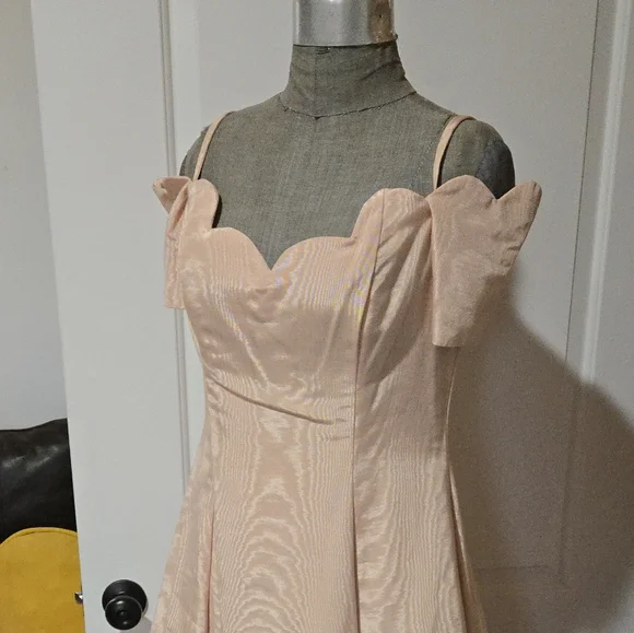 Vintage 1980s Karen Lucas NIKI Pink Off Shoulder Scalloped Formal Dress, SIZE 12 - Picture 16 of 16
